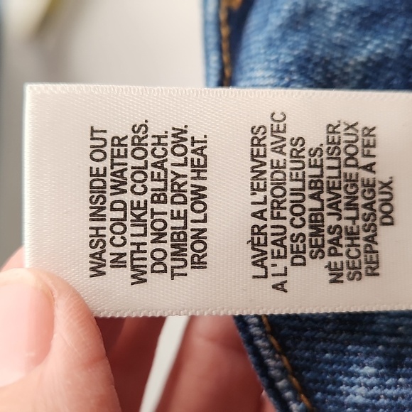 Good American Twist Seam Crop Straight Leg Jean - Picture 10 of 11